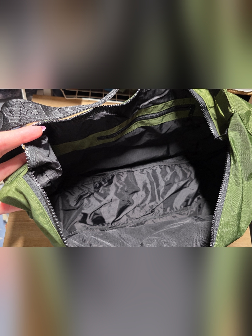 BAGGU Olive Green Crossbody Shoulder Bag with Black Strap - Picture 2 of 4